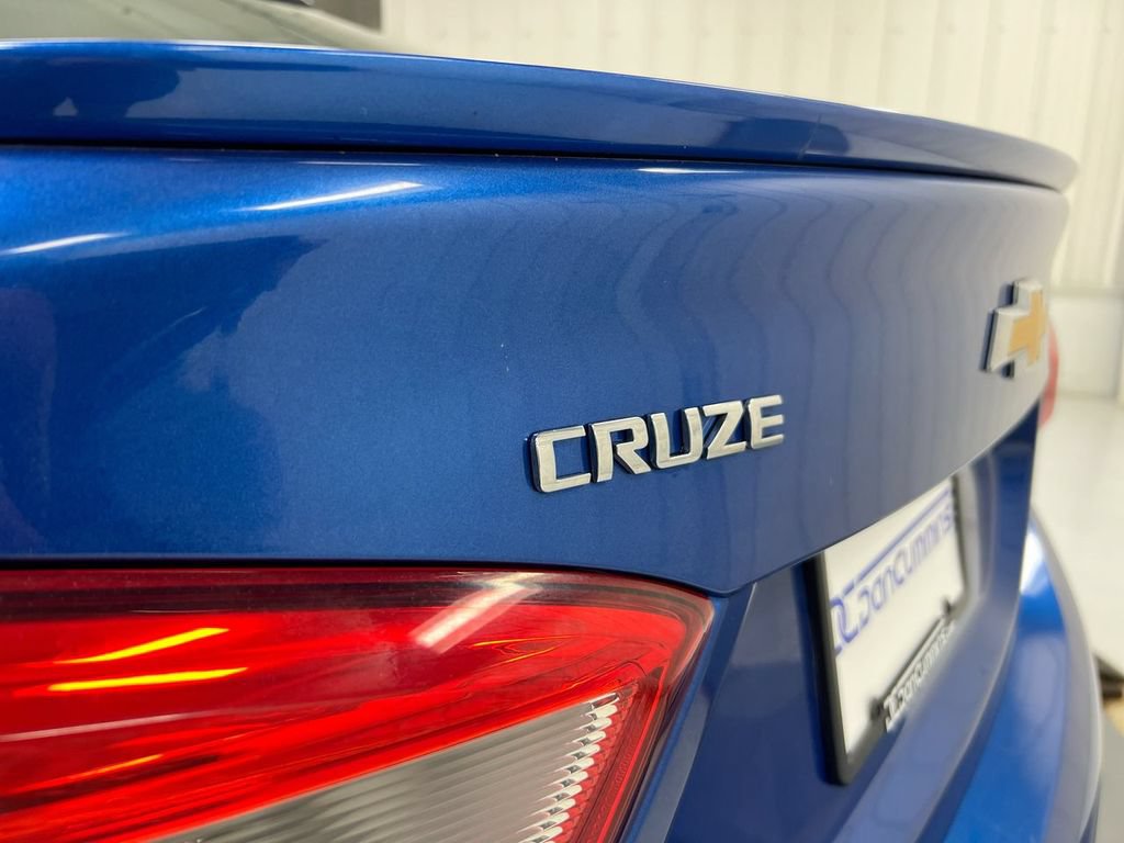 Used 2018 Chevrolet Cruze LT w/ RS Package FWD image 24