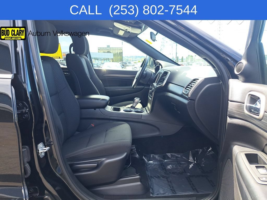 Used 2020 Jeep Grand Cherokee Laredo AWD/4WD image 15
