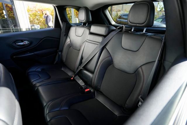 Used 2019 Jeep Cherokee Trailhawk w/ Cold Weather Group image 25