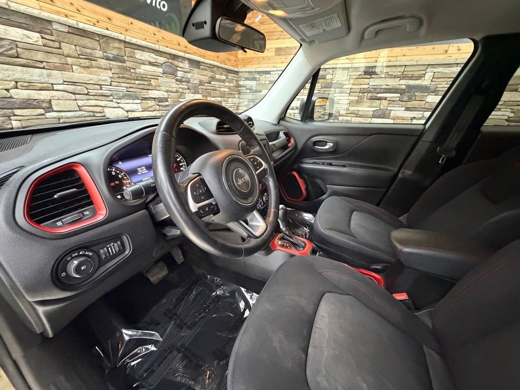 Used 2016 Jeep Renegade Trailhawk AWD/4WD image 10