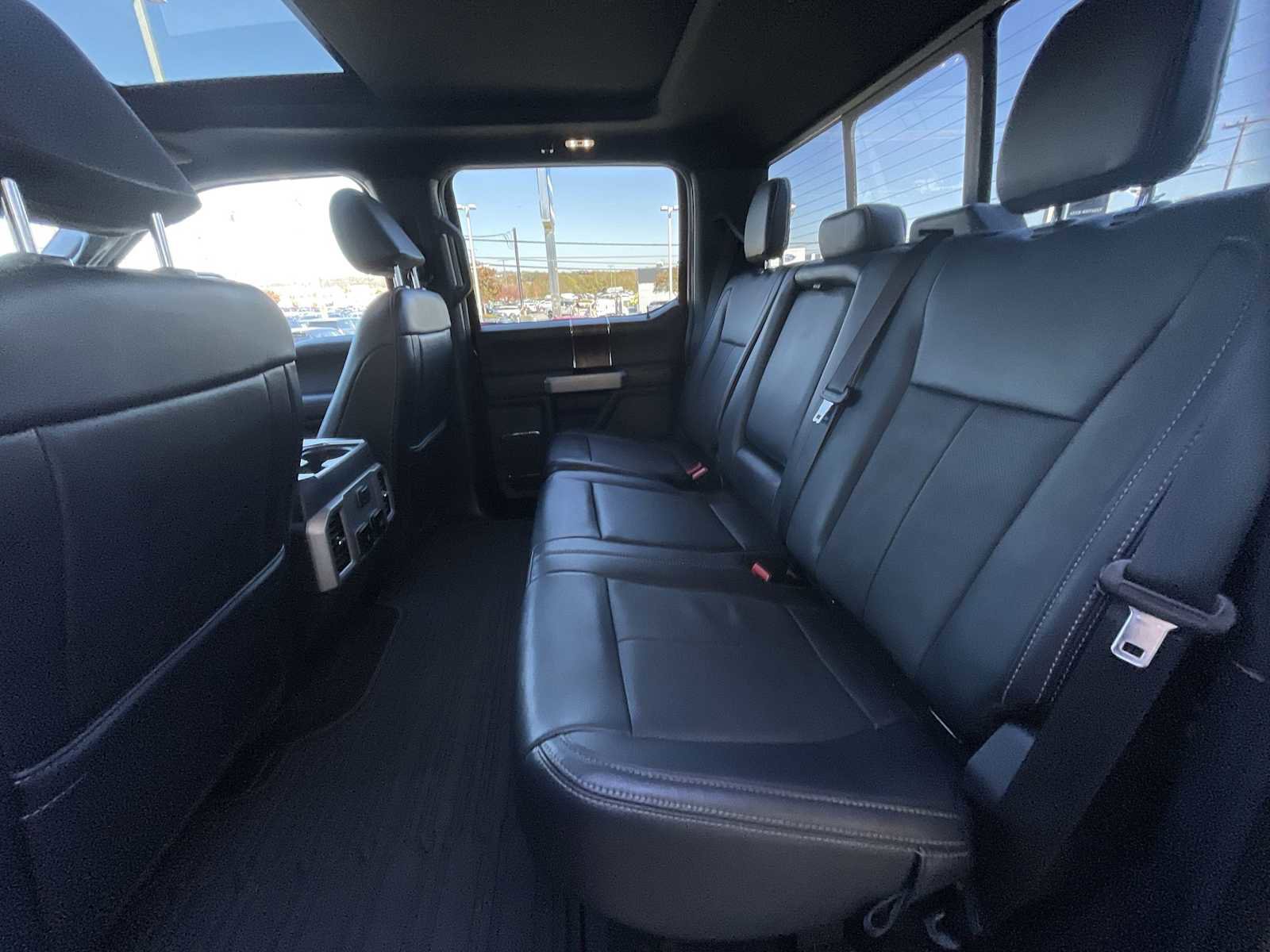 Used 2022 Ford F250 Lariat w/ Black Appearance Package image 26