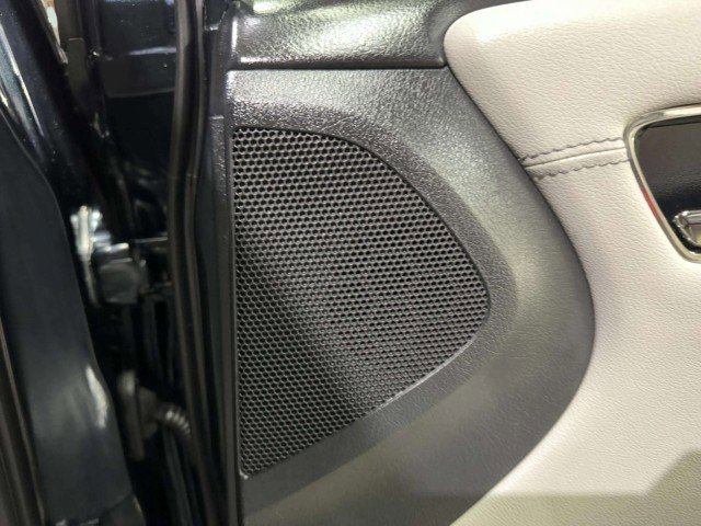 Used 2018 Toyota Avalon Limited image 38