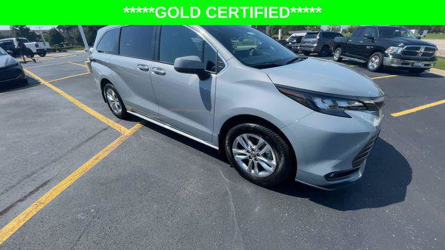 Certified 2022 Toyota Sienna XLE Woodland Edition AWD/4WD image 4
