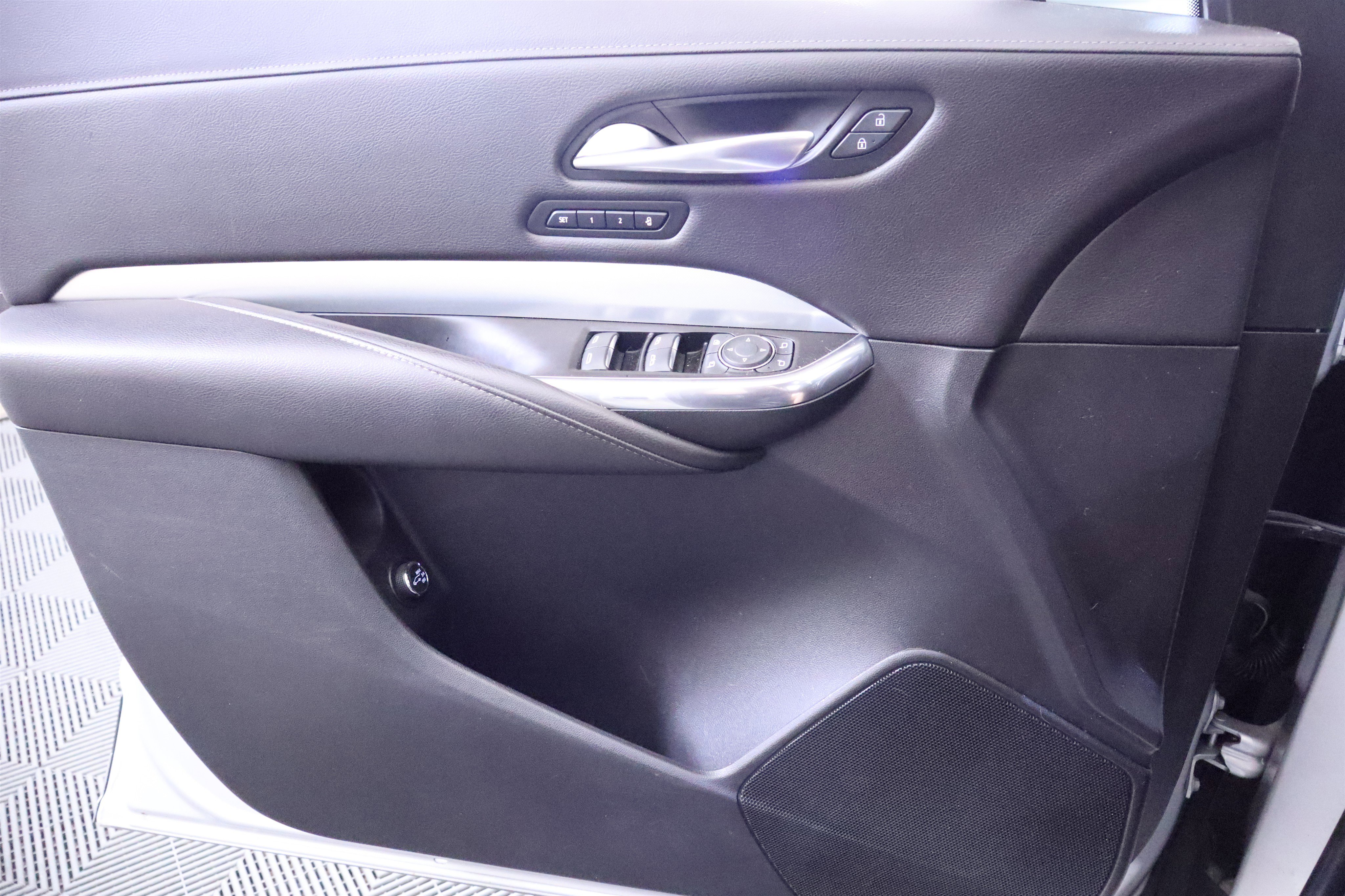 Used 2019 Cadillac XT4 Premium Luxury w/ Cold Weather Package AWD/4WD image 35