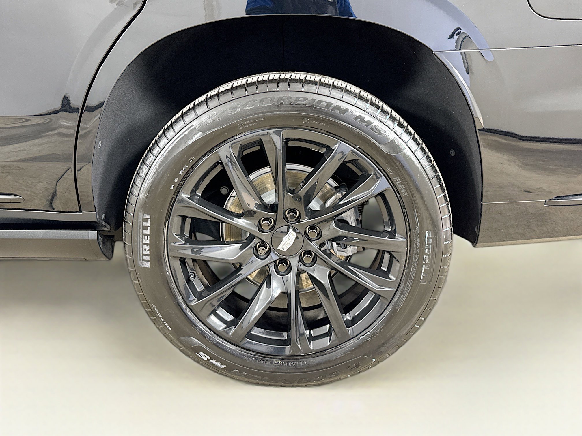 Used 2023 Cadillac Escalade Sport Platinum w/ LPO, ONYX Package AWD/4WD image 35