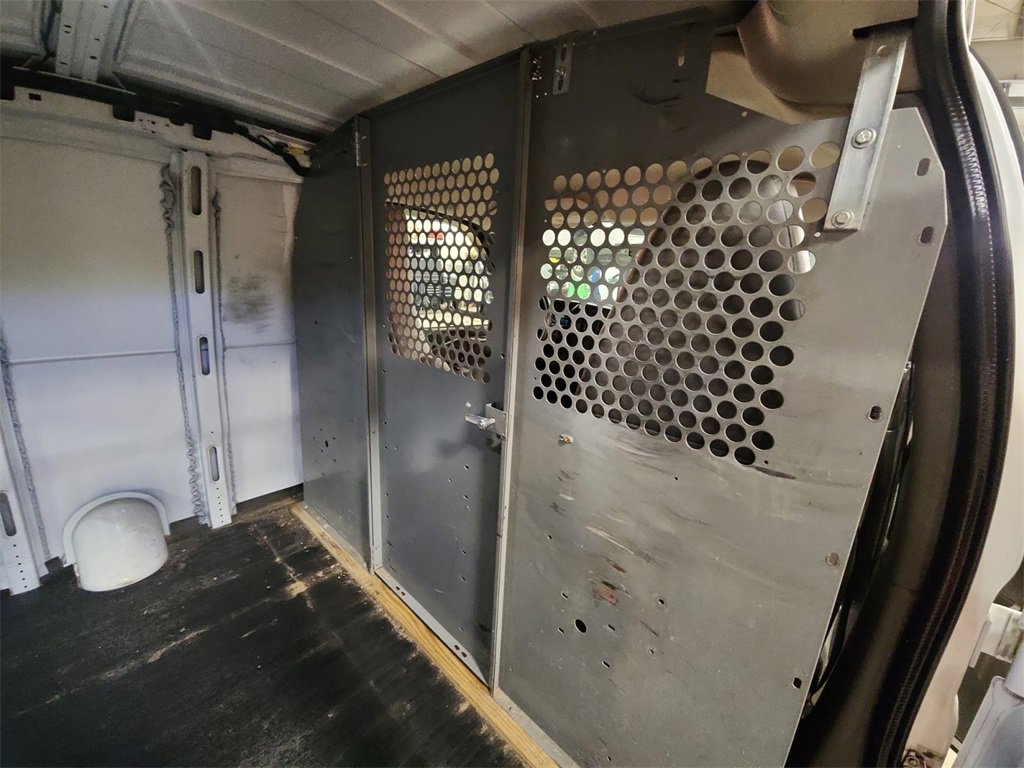 Used 2016 Chevrolet Express 2500 image 19