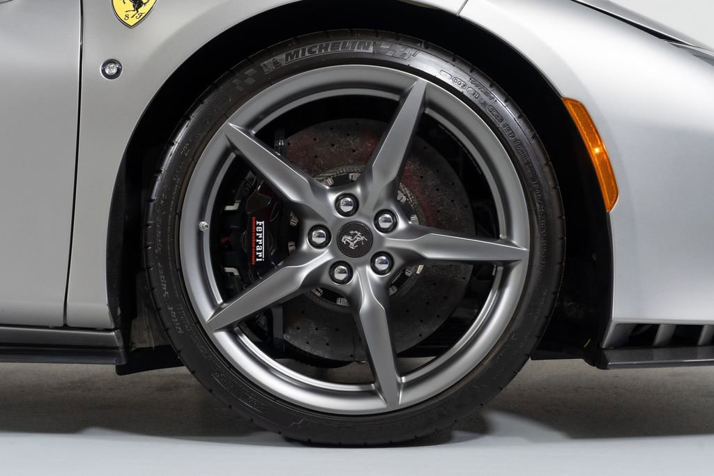 Used 2021 Ferrari F8 Tributo image 21