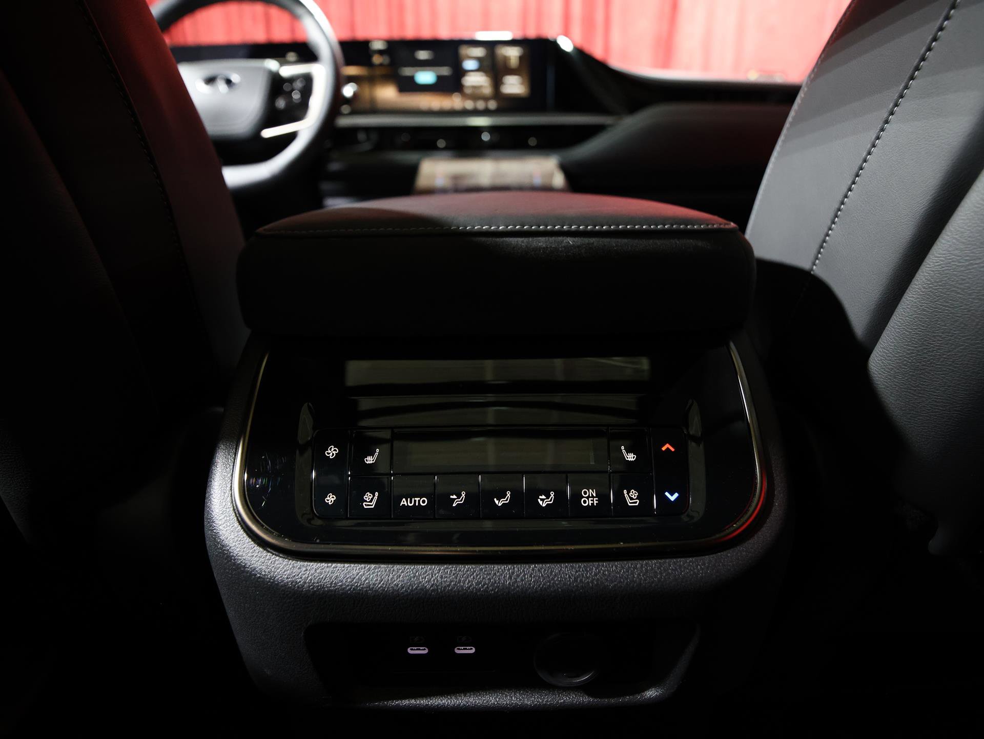 Used 2025 INFINITI QX80 Autograph w/ Autograph Exterior Package image 33