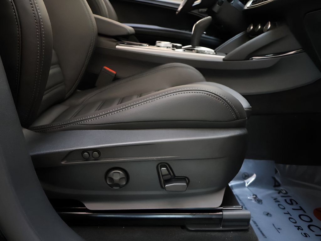 New 2026 Alfa Romeo Stelvio Sprint AWD/4WD image 13