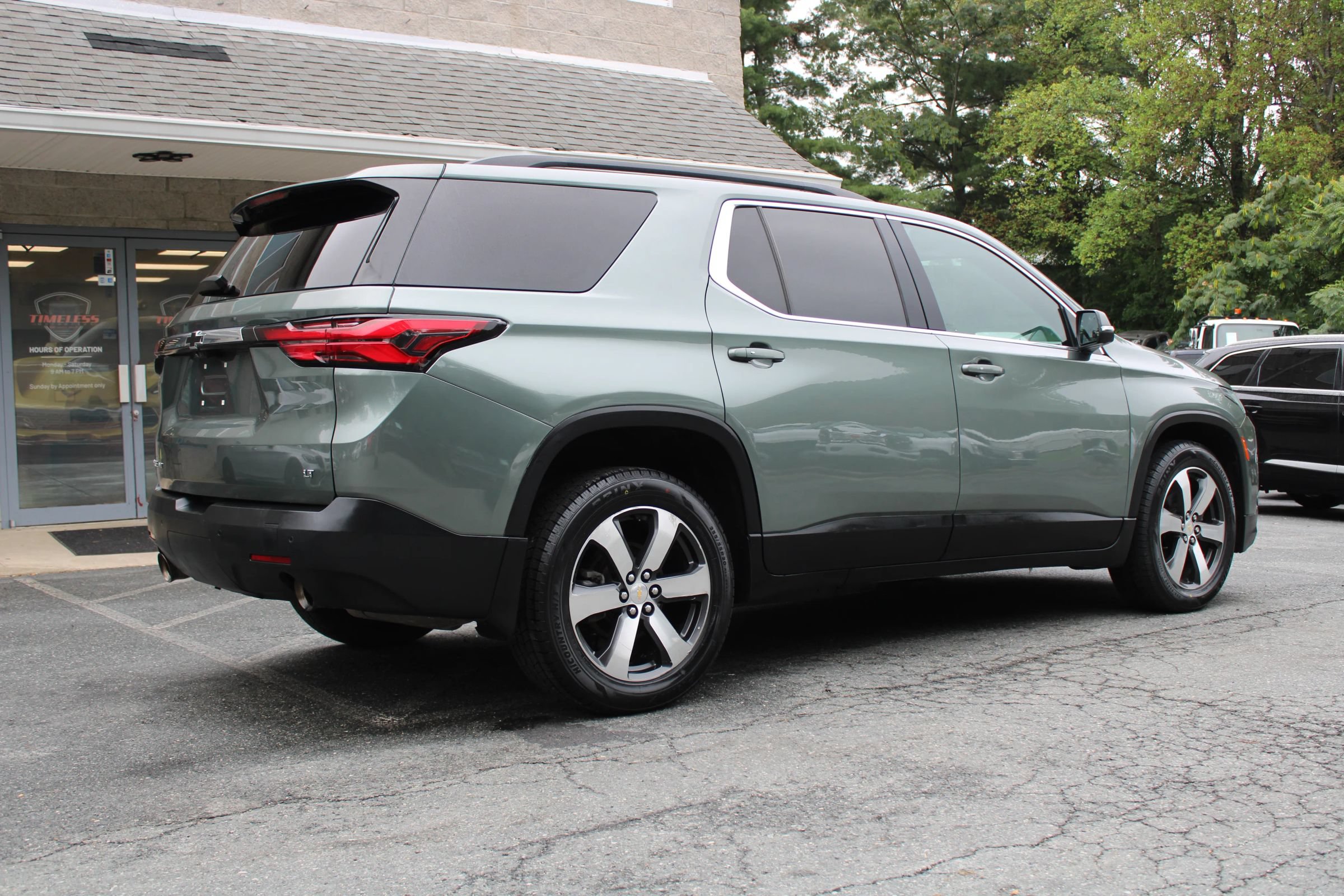 Used 2022 Chevrolet Traverse LT w/ LT Premium Package AWD/4WD image 6