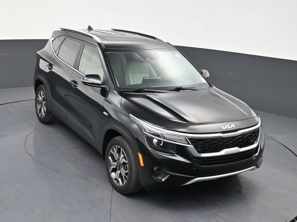 Used 2023 Kia Seltos EX image 19