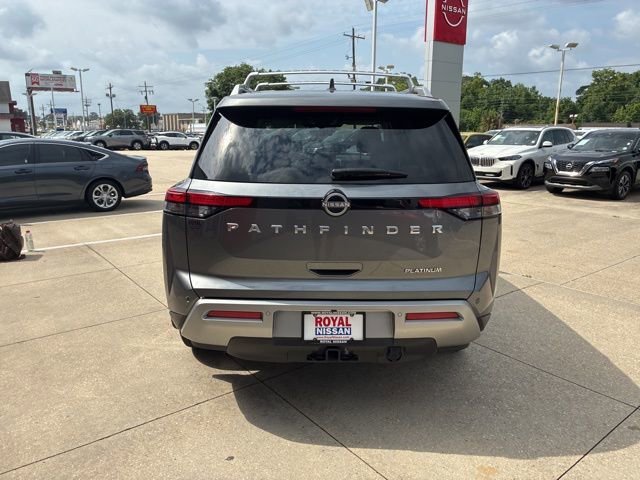 Used 2024 Nissan Pathfinder Platinum FWD image 6
