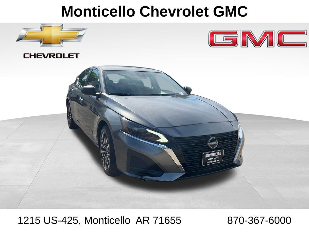 Used 2024 Nissan Altima 2.5 SV image 1