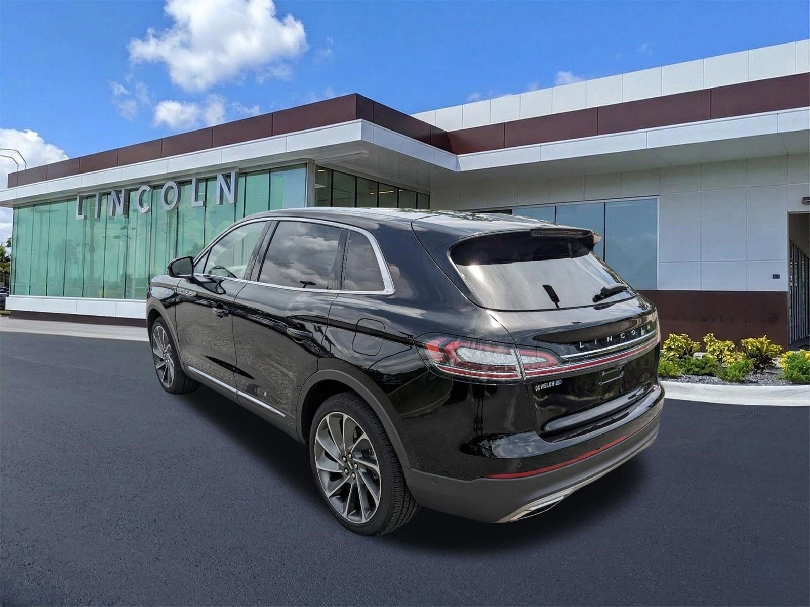 Certified 2023 Lincoln Nautilus Reserve w/ Equipment Group 202A image 7