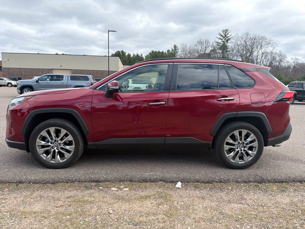 Used 2024 Toyota RAV4 Limited w/ Advanced Technology Package AWD/4WD image 3