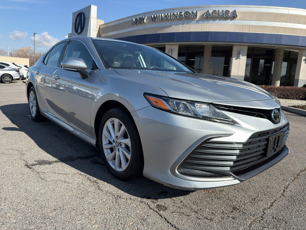Used 2022 Toyota Camry LE image 1