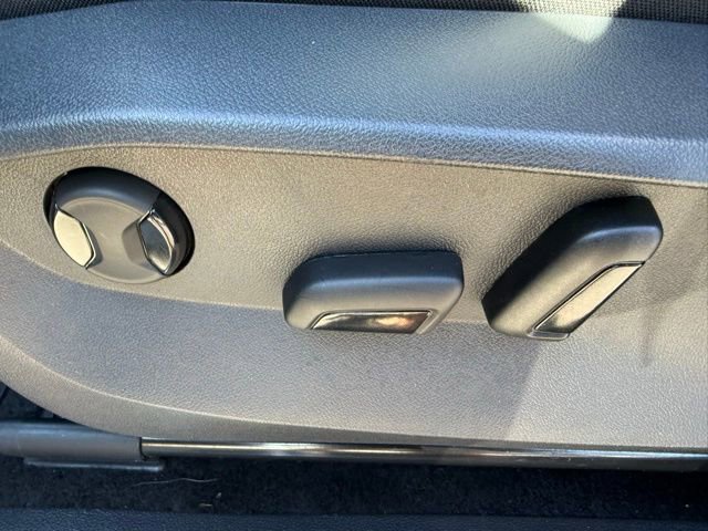 Used 2024 Volkswagen Tiguan SE R-Line image 11