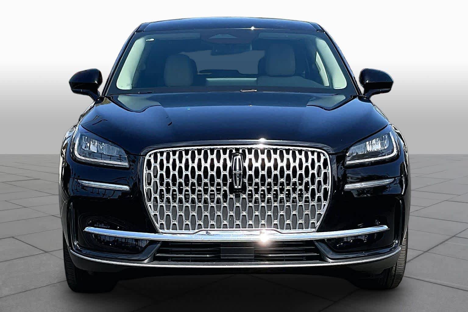 Used 2025 Lincoln Corsair FWD image 3