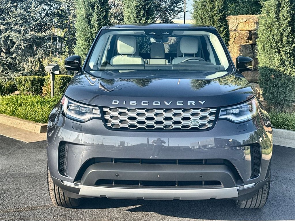 New 2026 Land Rover Discovery S image 7