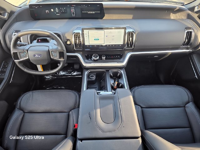 New 2027 Ford Expedition Platinum w/ Stealth Appearance Package RWD image 14