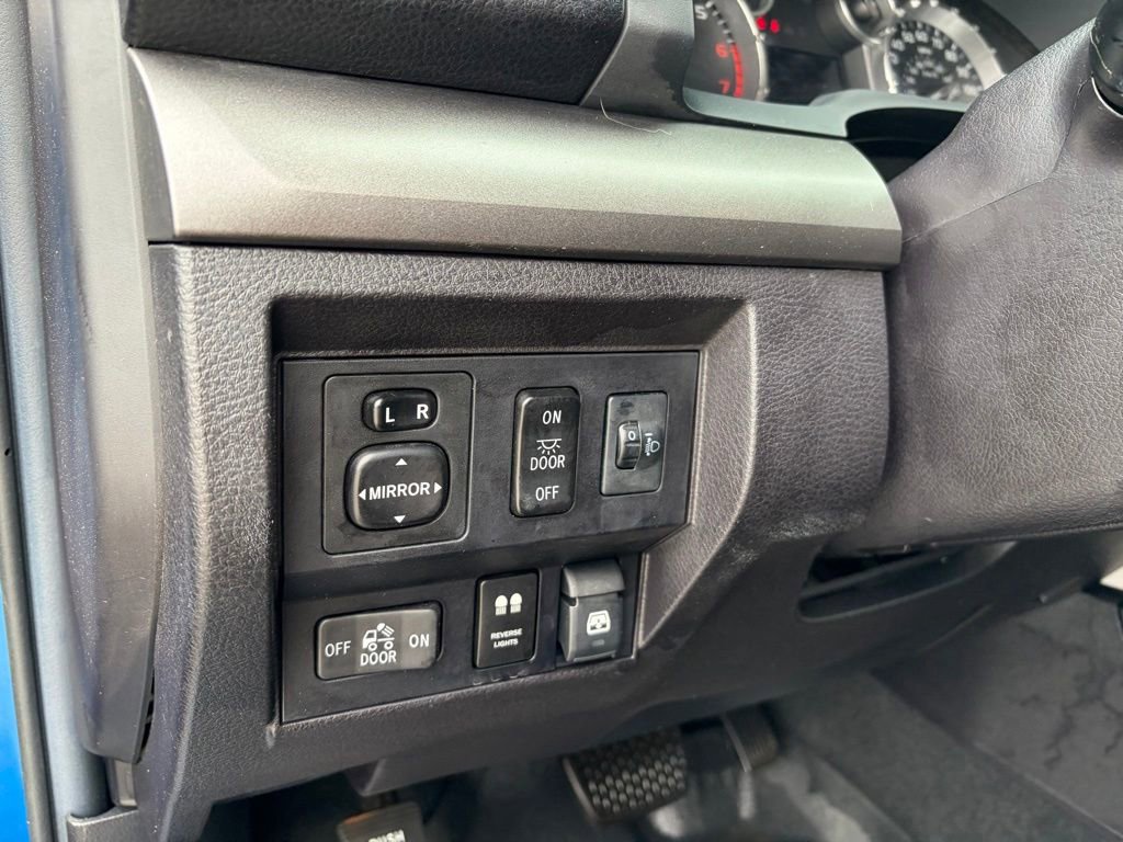 Used 2016 Toyota Tundra SR5 w/ SR5 Upgrade Package AWD/4WD image 32