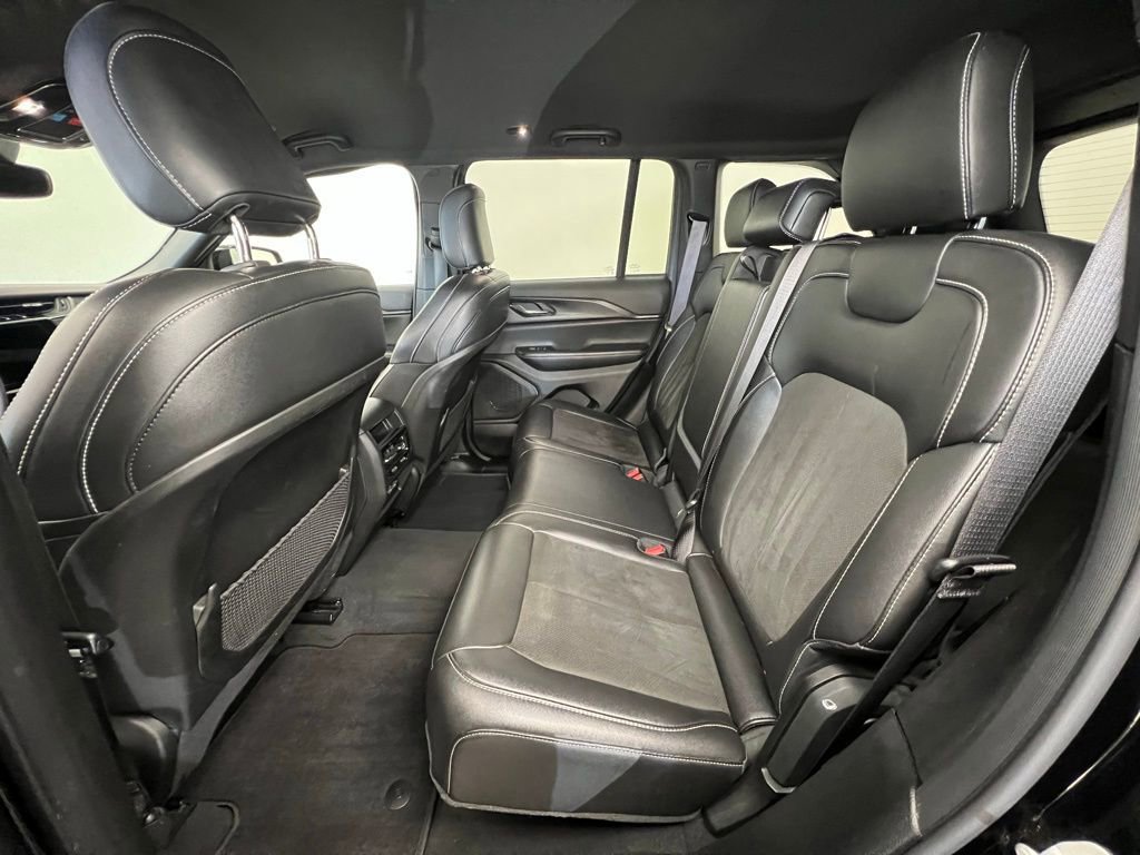 Used 2024 Jeep Grand Cherokee Altitude image 5