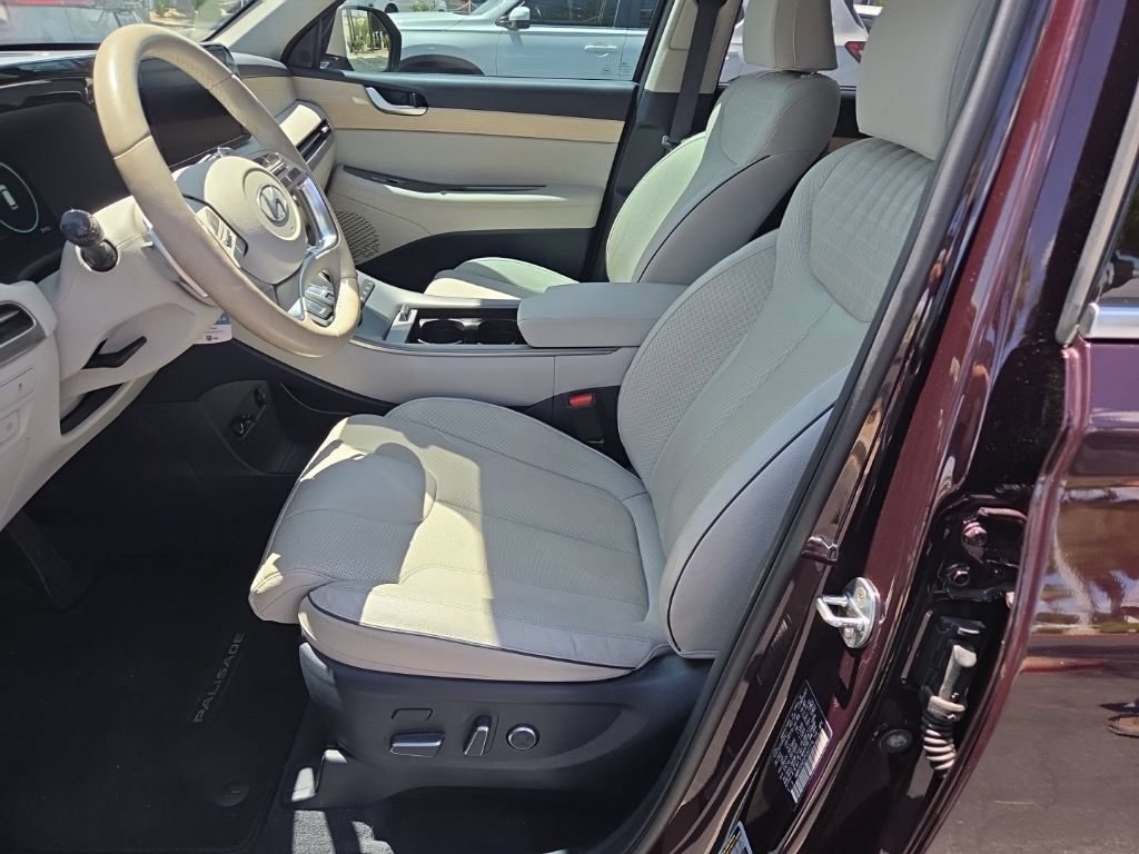 Used 2023 Hyundai Palisade Limited AWD/4WD image 4