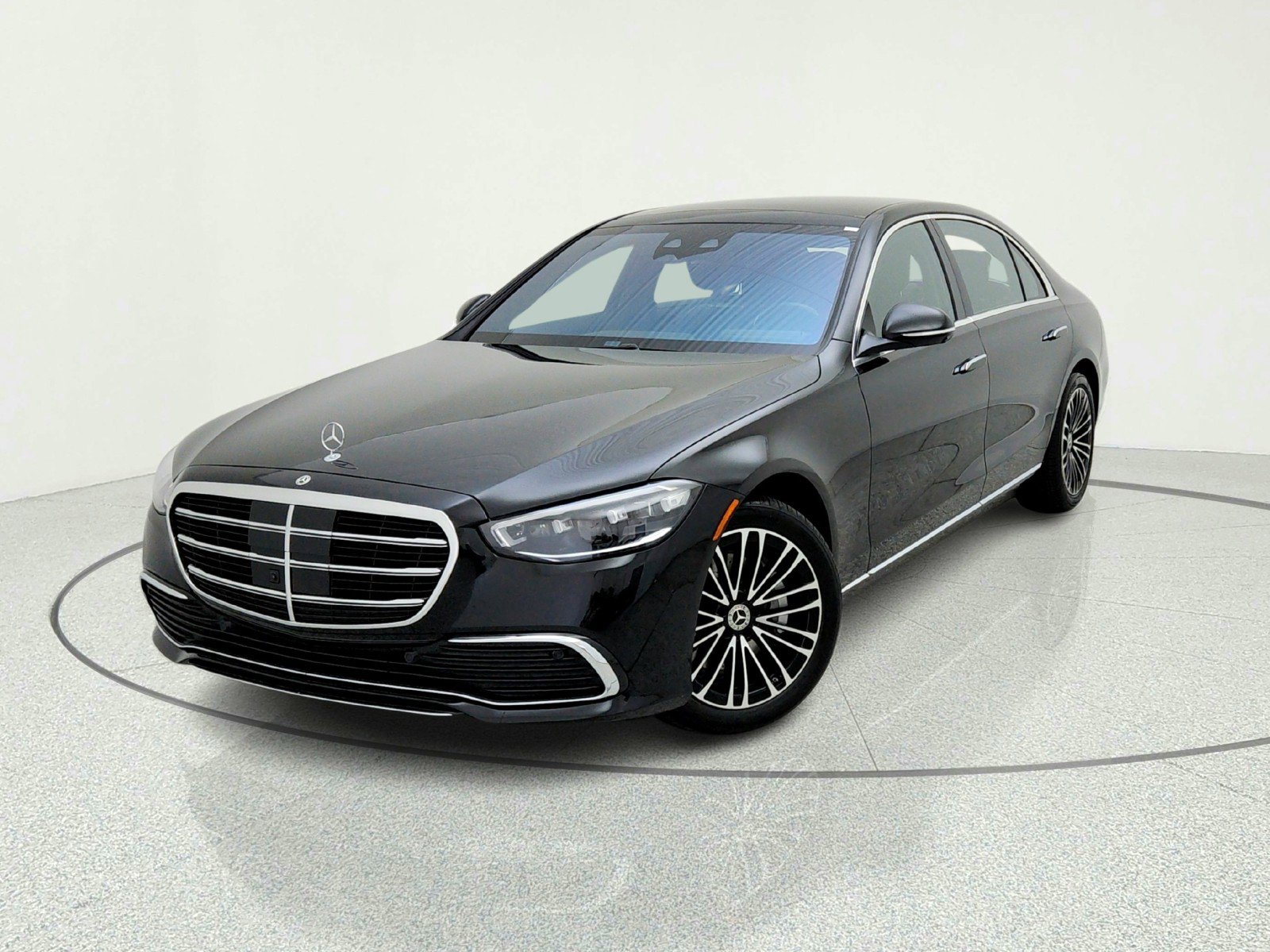 Certified 2026 Mercedes-Benz S 500 4MATIC image 2