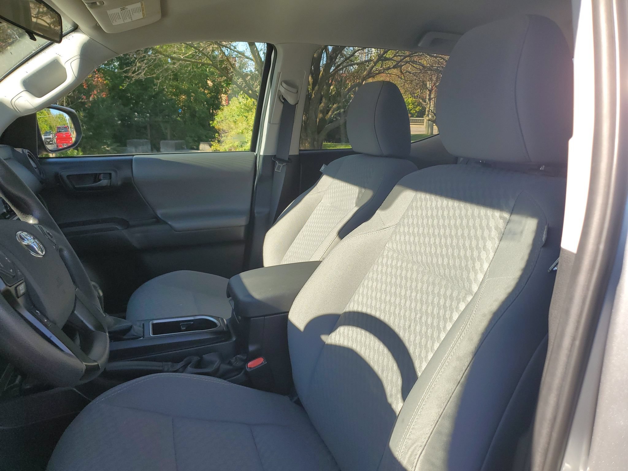 Used 2022 Toyota Tacoma SR AWD/4WD image 13