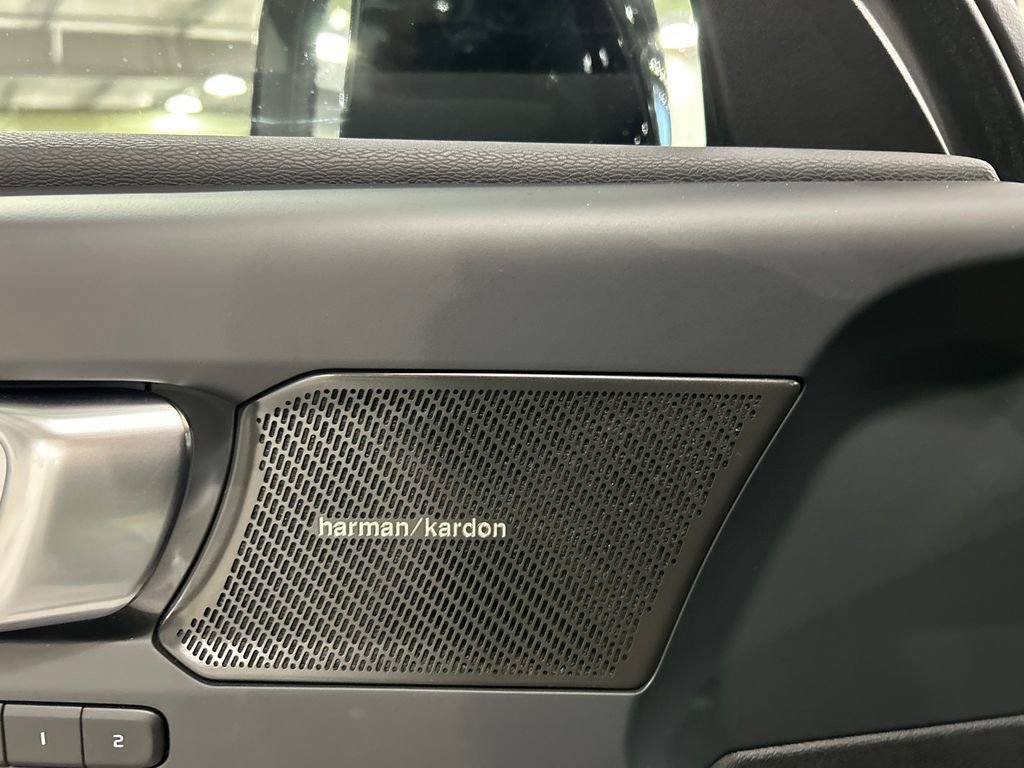 Certified 2024 Volvo C40 P8 Recharge Ultimate image 21