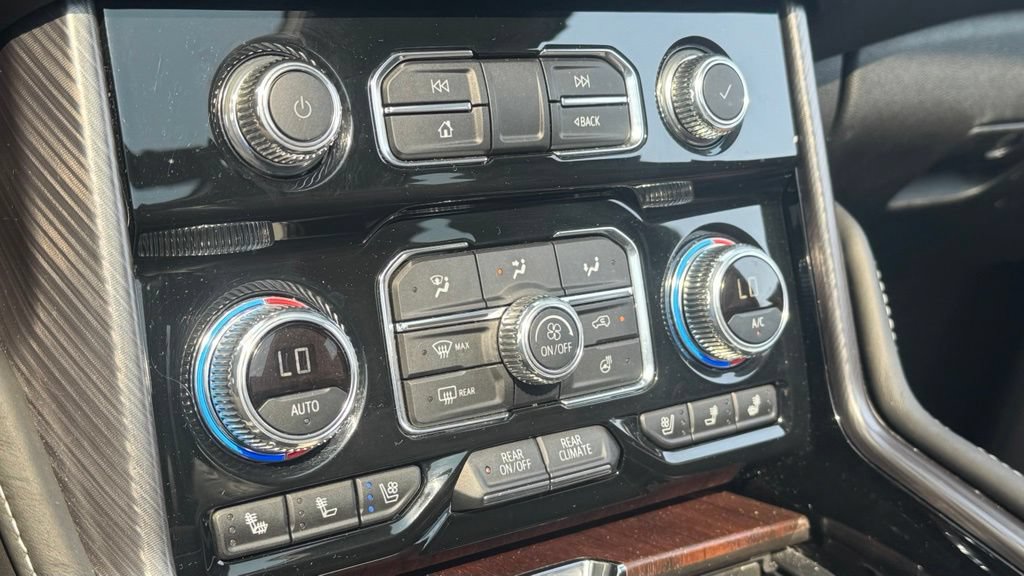 Used 2024 GMC Yukon Denali Ultimate AWD/4WD image 31