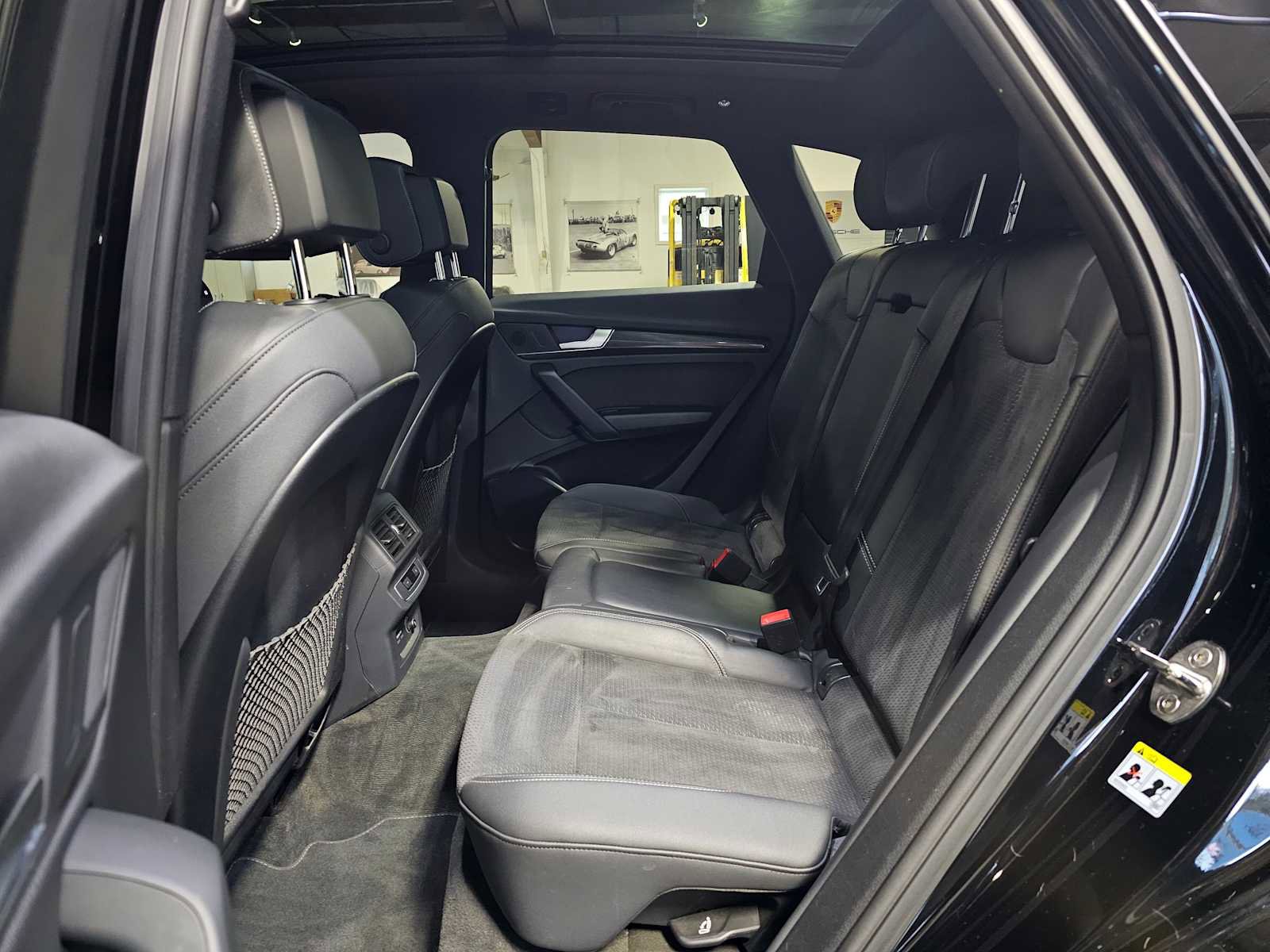 Used 2023 Audi SQ5 Premium w/ Convenience Package image 18