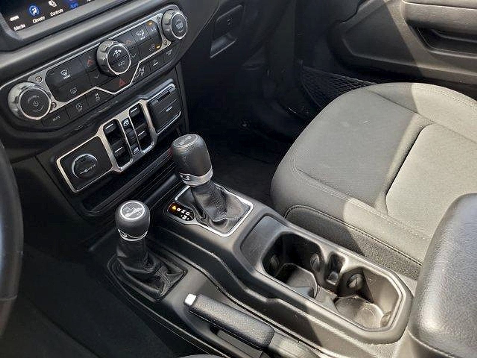 Used 2022 Jeep Wrangler Unlimited Sport AWD/4WD image 30