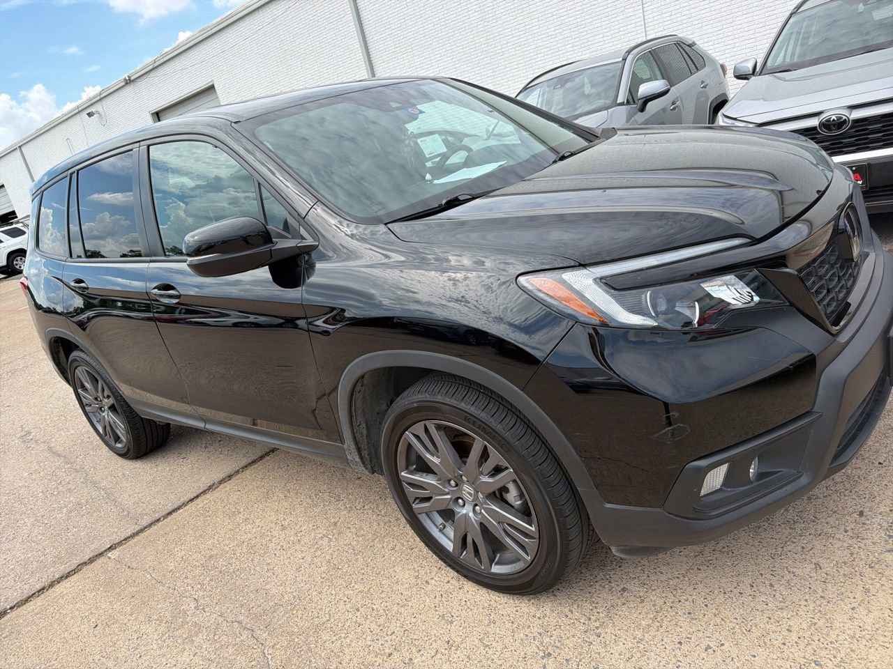 Used 2021 Honda Passport EX-L image 2