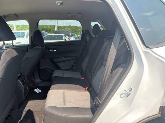 Used 2024 Nissan Rogue SV AWD/4WD image 30