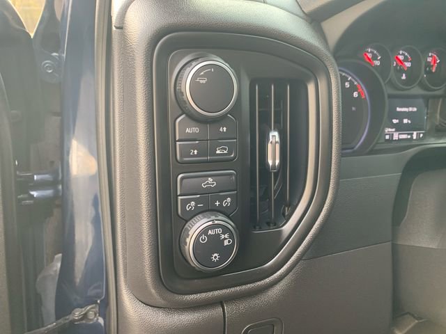 Used 2023 Chevrolet Silverado 1500 Custom image 18