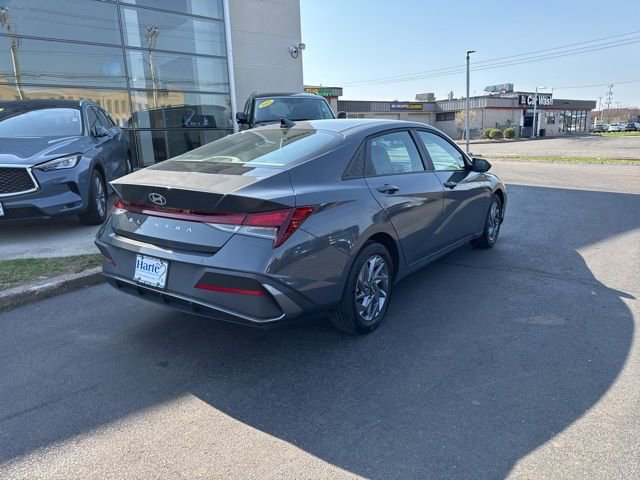 Used 2024 Hyundai Elantra SEL image 6