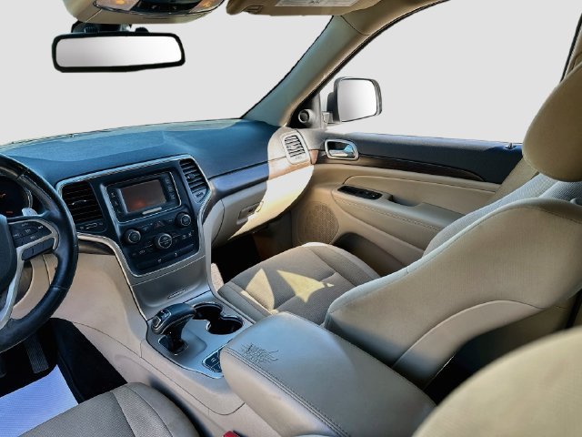 Used 2014 Jeep Grand Cherokee Laredo w/ All Weather Capability Group AWD/4WD image 21