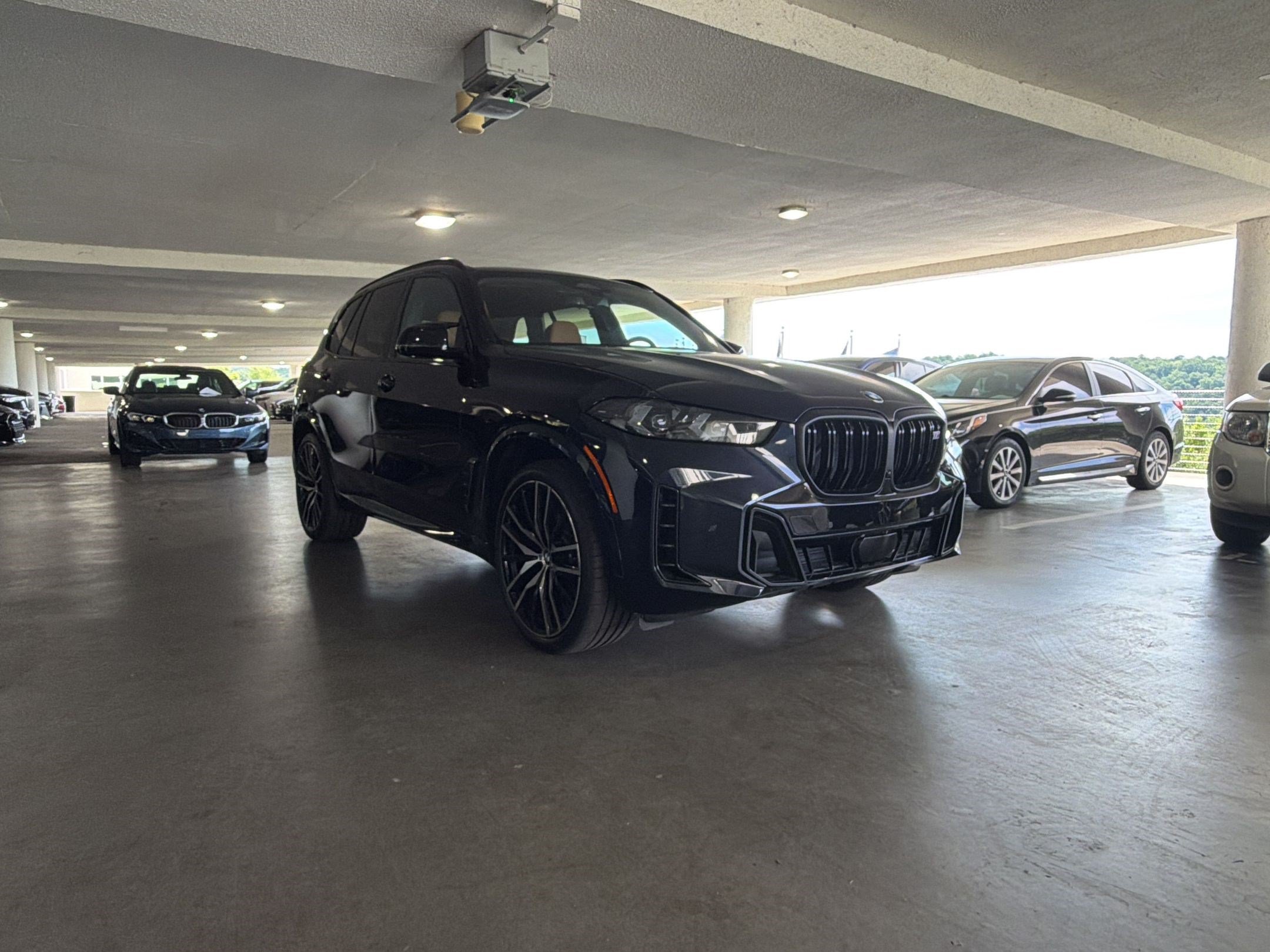 Certified 2025 BMW X5 M60i w/ Executive Package AWD/4WD image 6