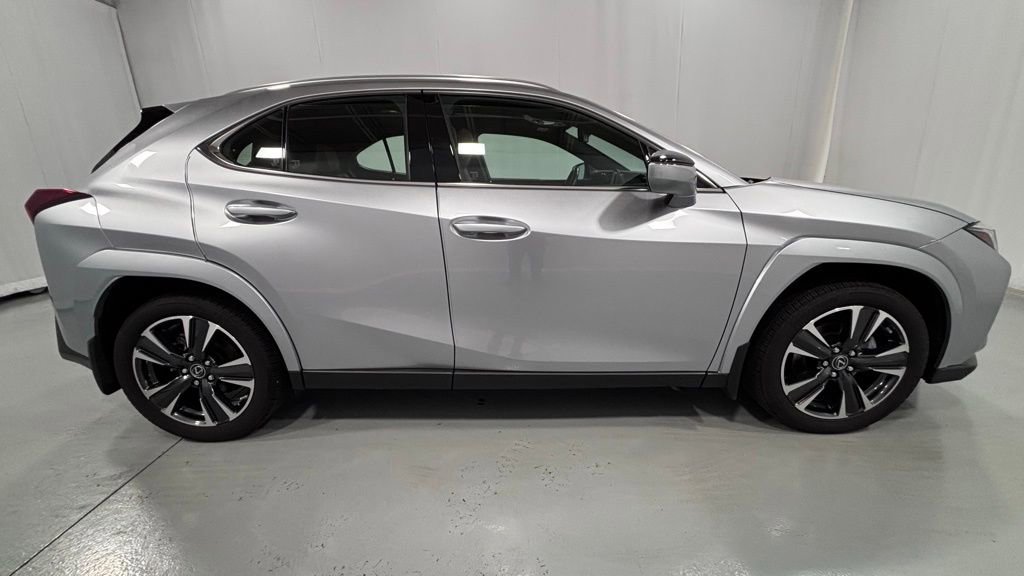 Used 2023 Lexus UX 250h AWD w/ Accessory Package (Z2) image 5