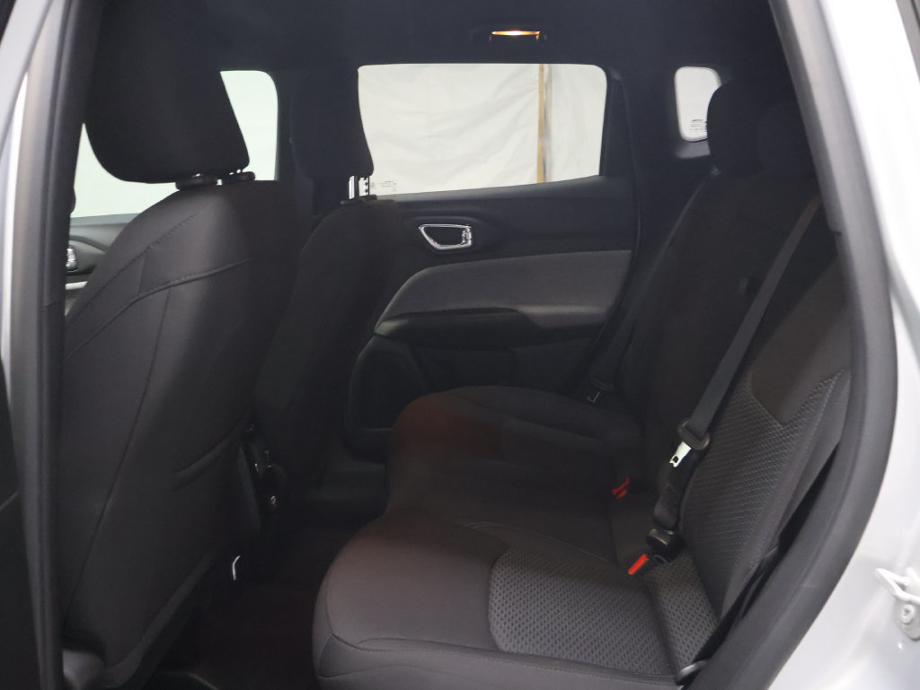 Used 2025 Jeep Compass Sport AWD/4WD image 14