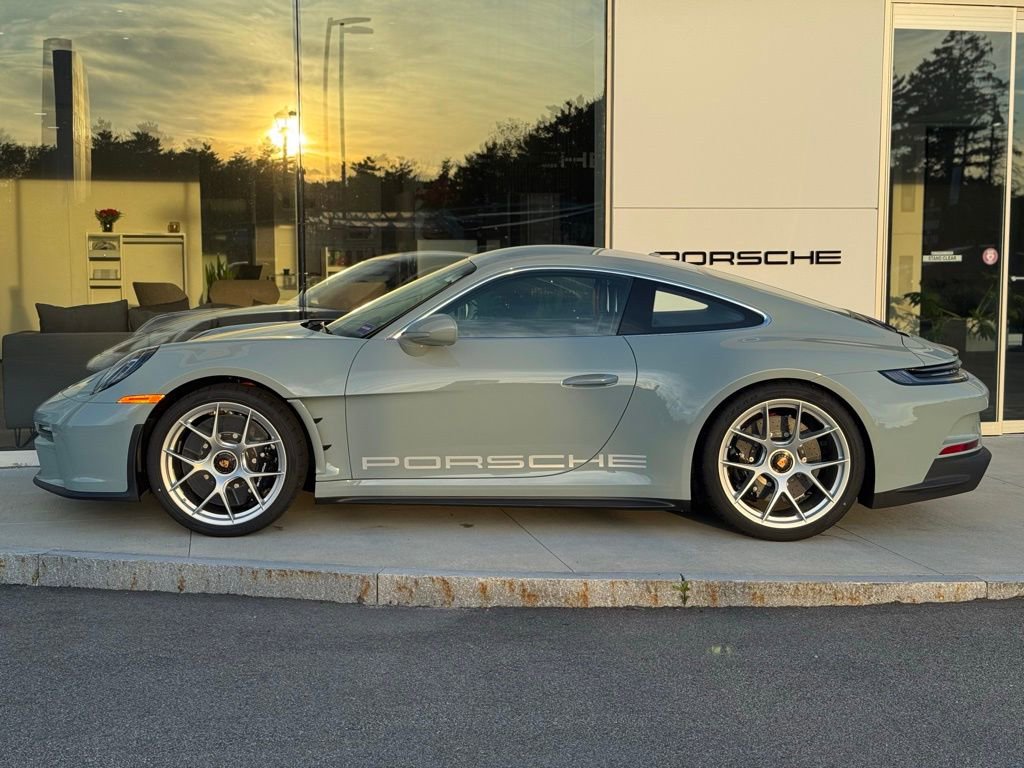 Certified 2024 Porsche 911 GT3 RS image 2