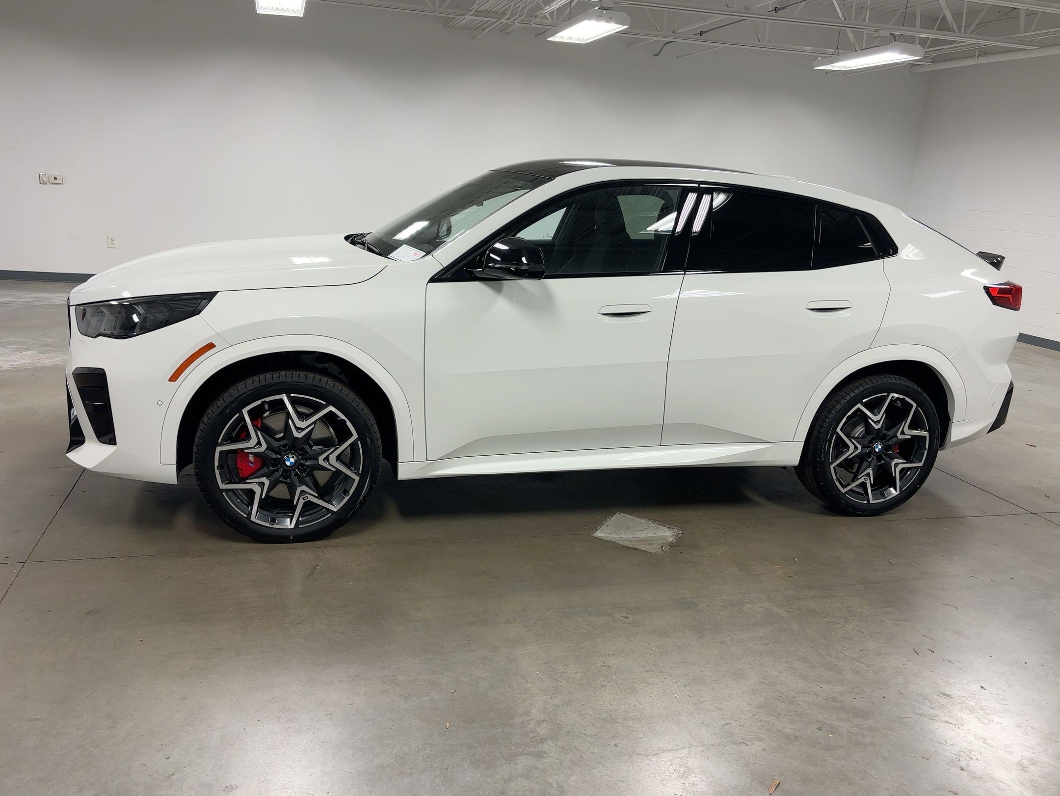 New 2026 BMW X2 xDrive28i w/ Technology Package image 2