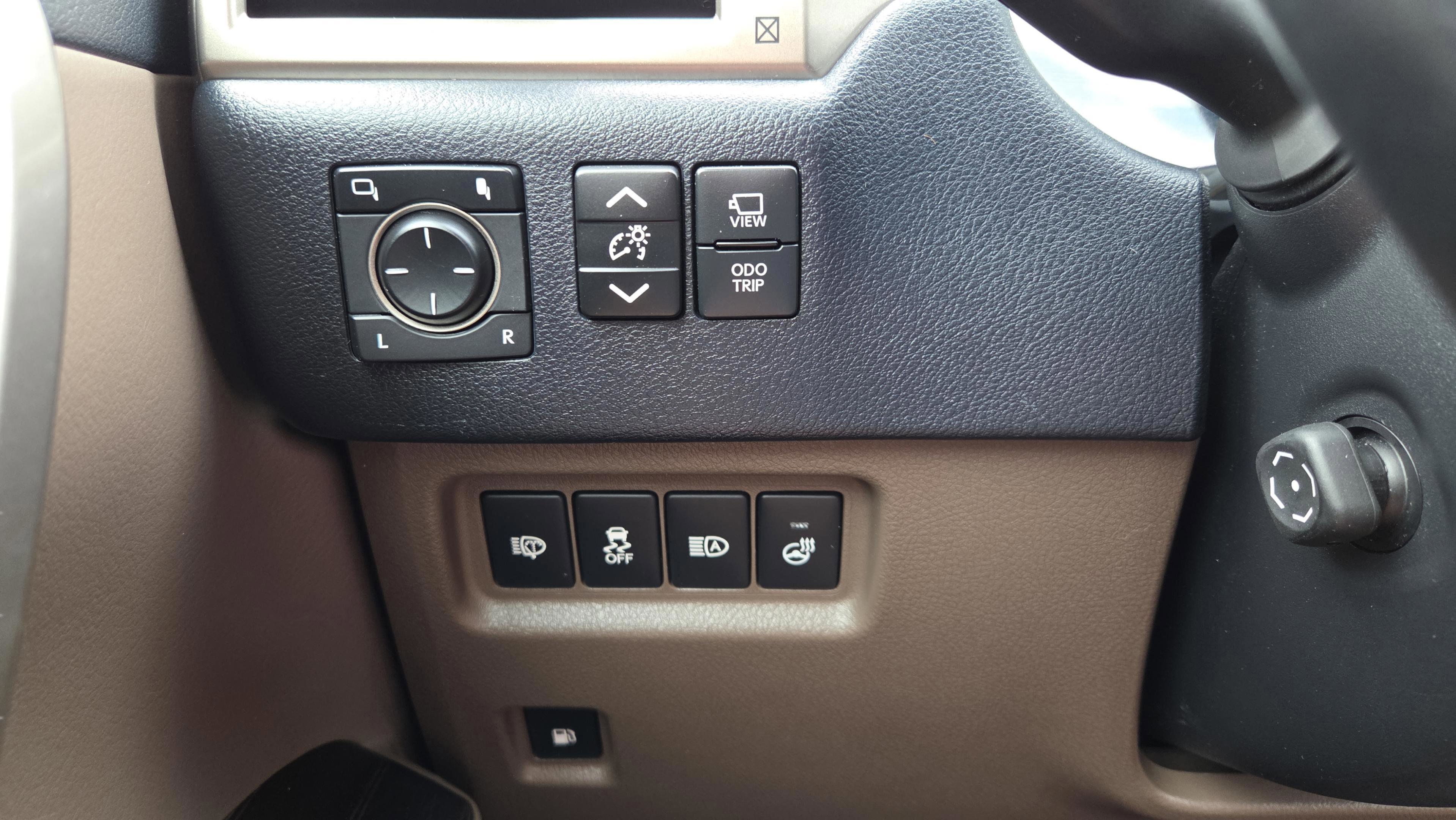 Used 2020 Lexus GX 460 Luxury w/ Off Road Package image 24