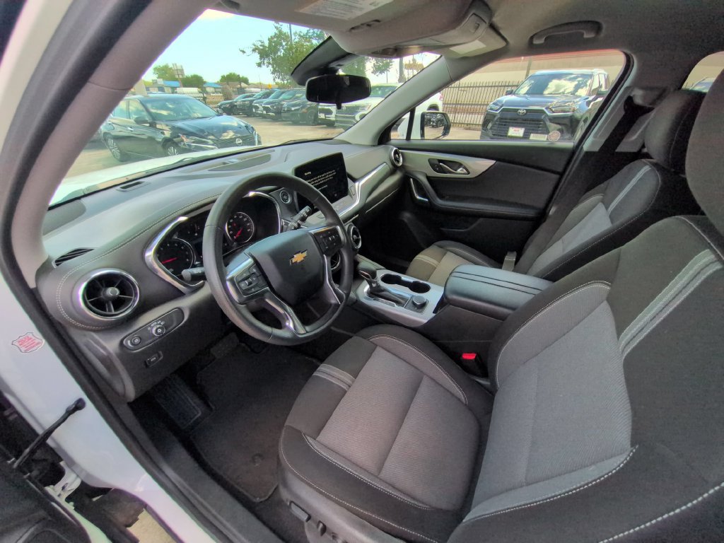 Used 2025 Chevrolet Blazer LT FWD image 15