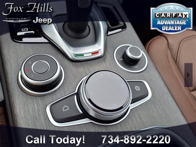 Used 2023 Alfa Romeo Stelvio Ti image 24
