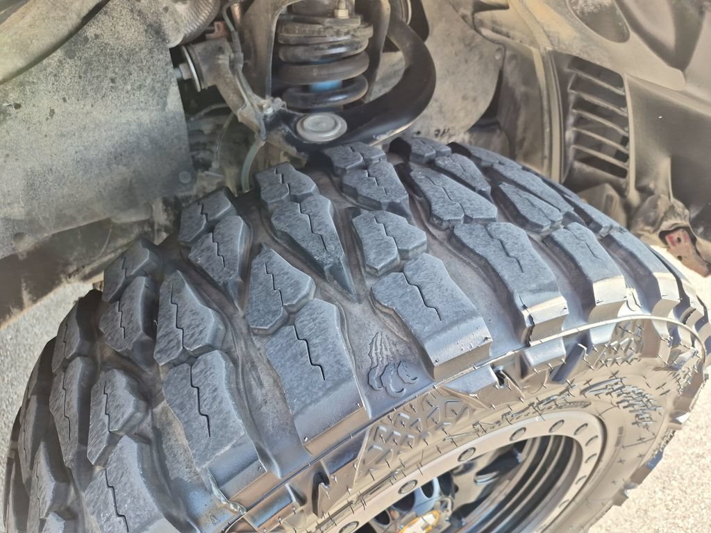 Used 2020 Toyota Tacoma TRD Off-Road w/ Technology Package AWD/4WD image 17