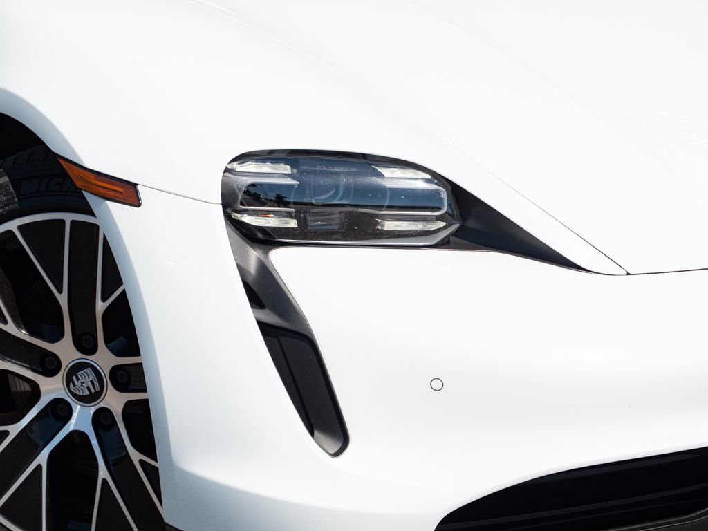 Used 2021 Porsche Taycan image 36