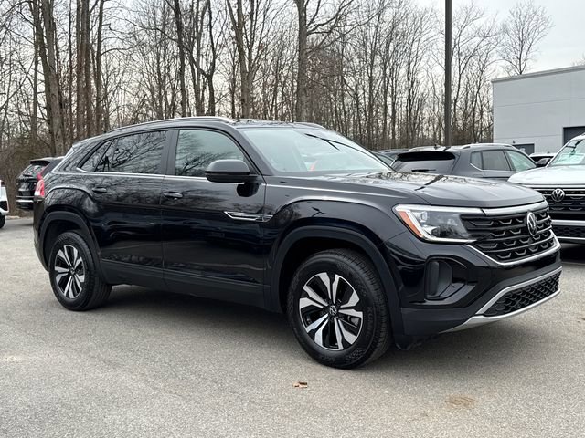 Certified 2025 Volkswagen Atlas Cross Sport SE image 2