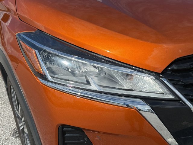 Used 2021 Nissan Kicks SV FWD image 7
